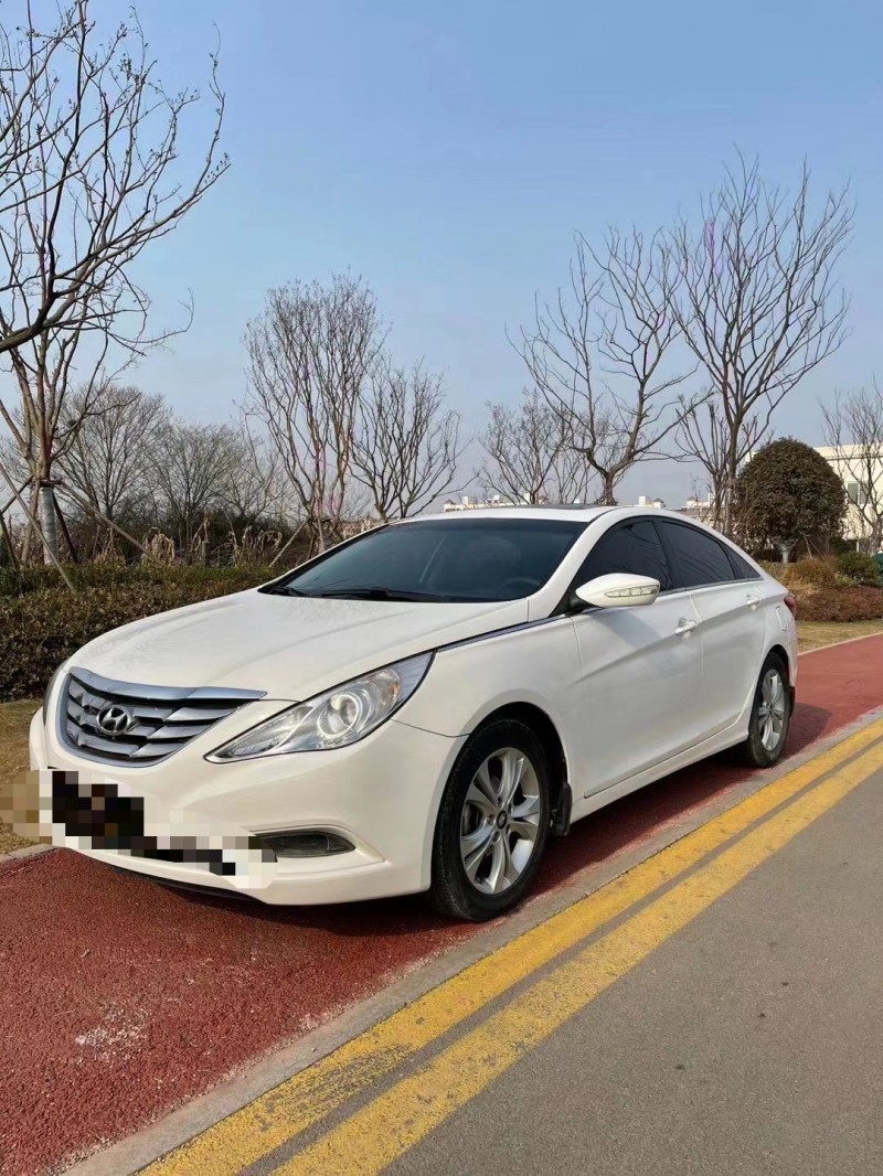 枣庄13年现代索纳塔八3