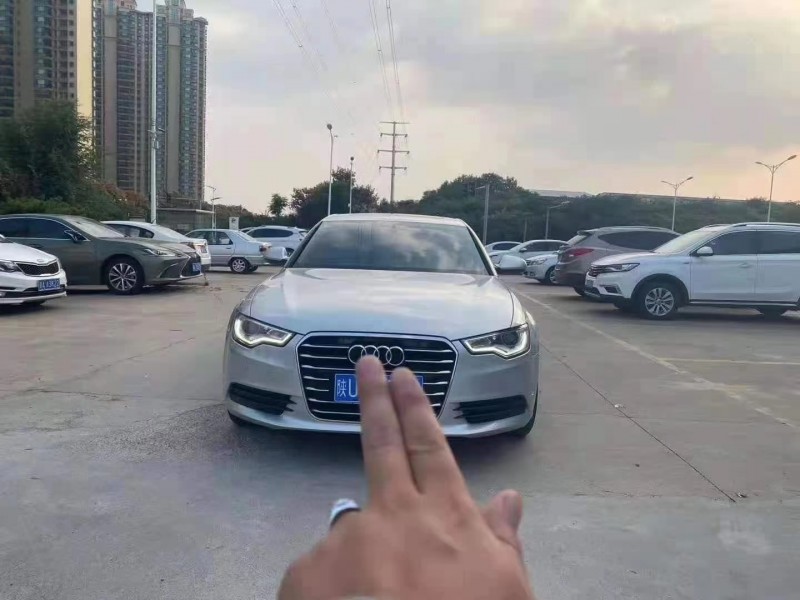 青岛13年奥迪A6L8