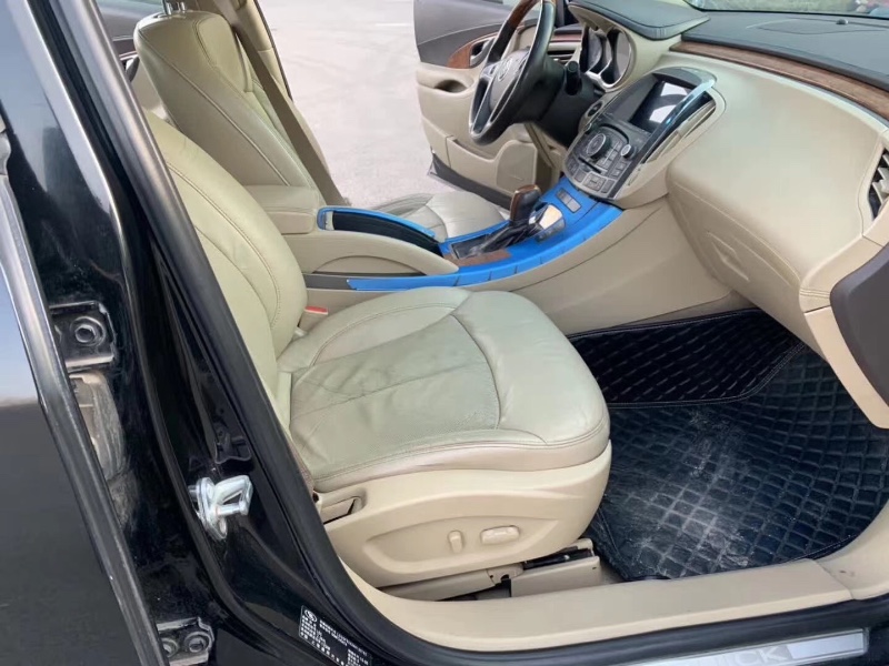 青岛10年别克君越6