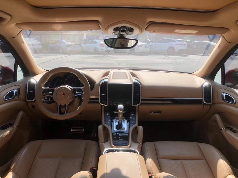 广州18年保时捷卡宴5