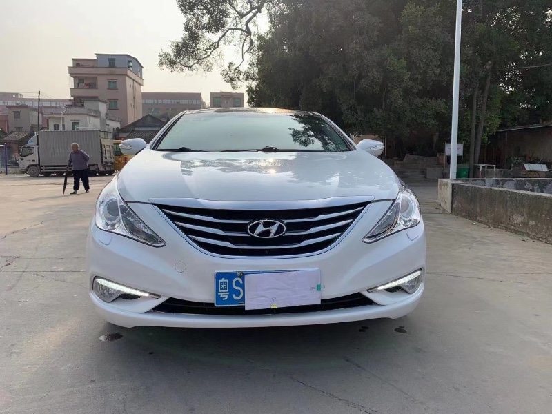 东莞15年现代索纳塔八1