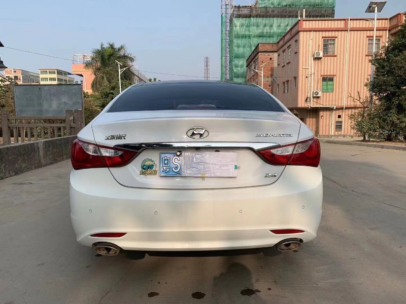 东莞15年现代索纳塔八6