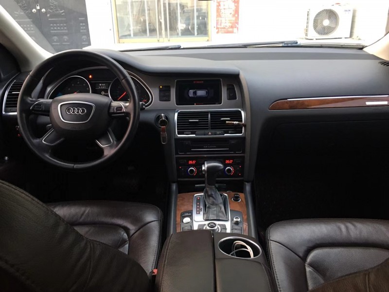 保定13年奥迪Q75