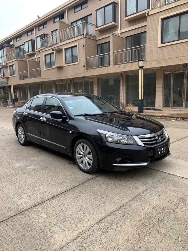 徐州13年本田雅阁3