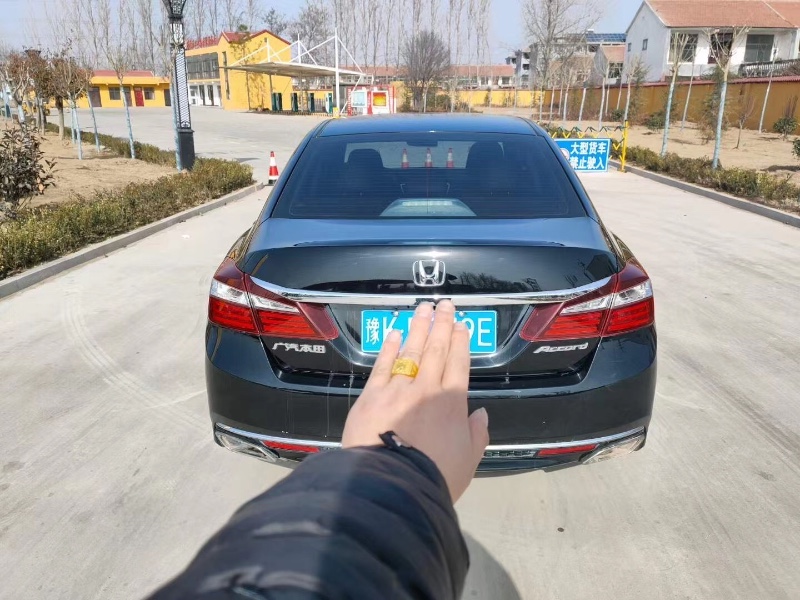 淄博17年本田雅阁9