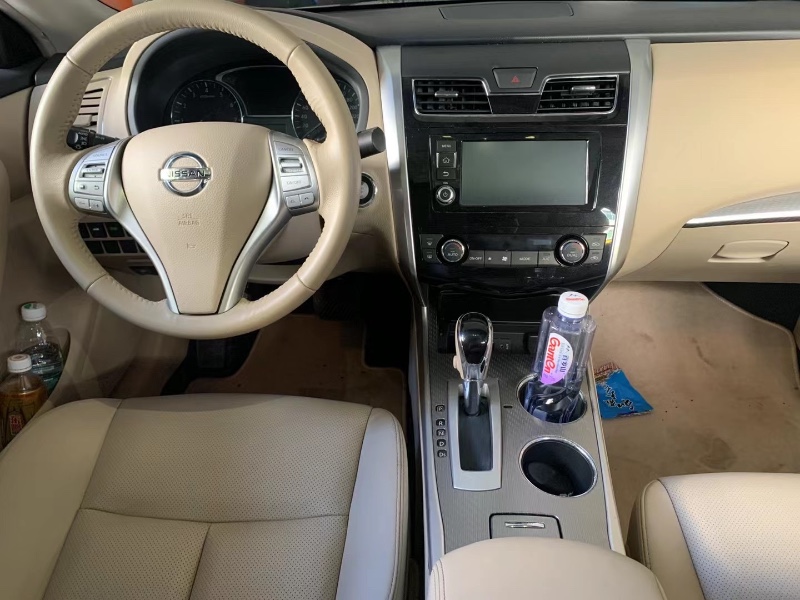 中山18年日产天籁5