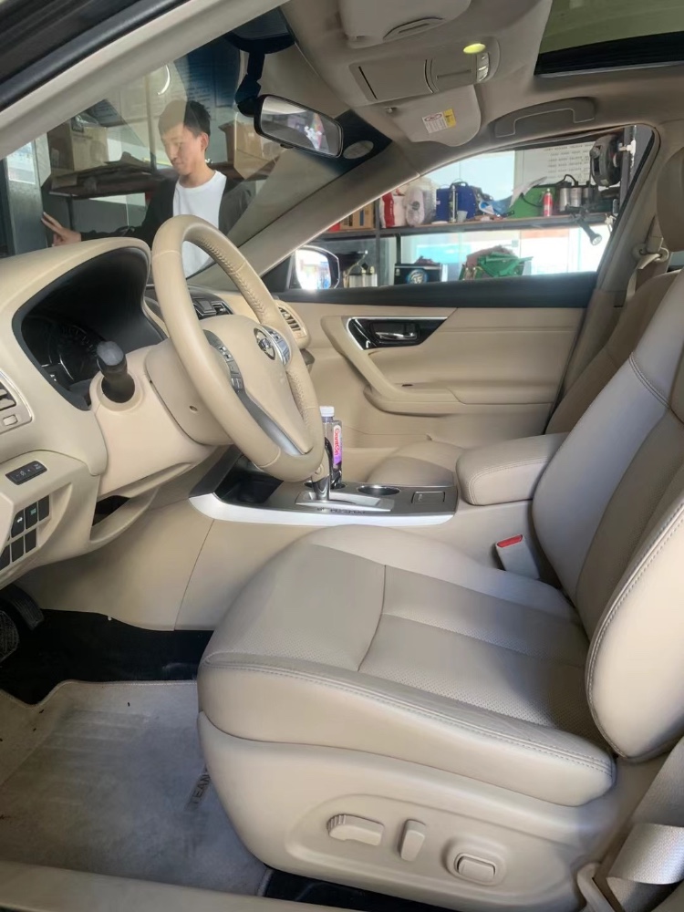 中山18年日产天籁6