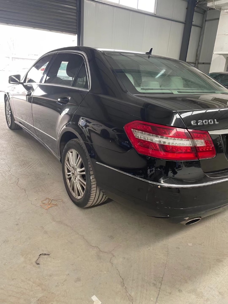 烟台11年奔驰E8