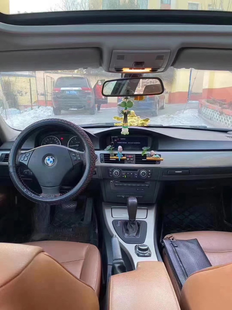 青岛11年宝马3系7