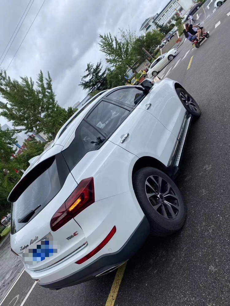 青岛17年众泰T6007