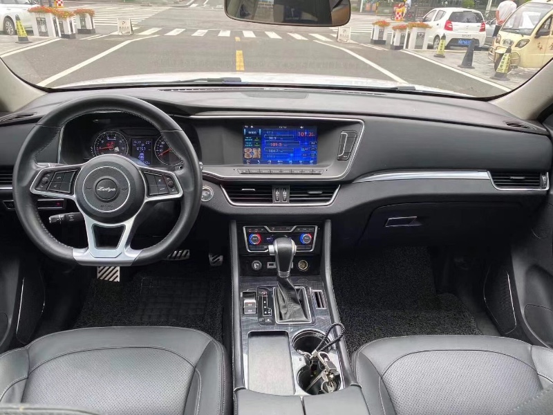 青岛17年众泰T6005