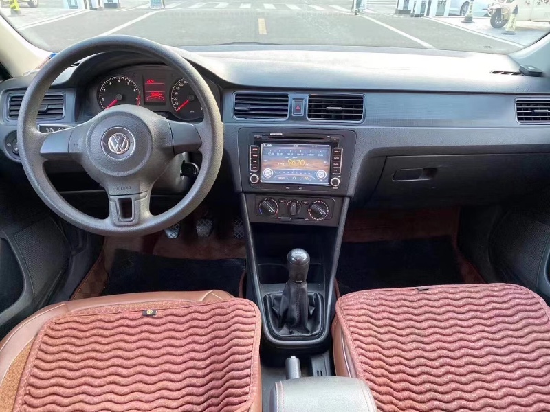 济南13年大众桑塔纳5