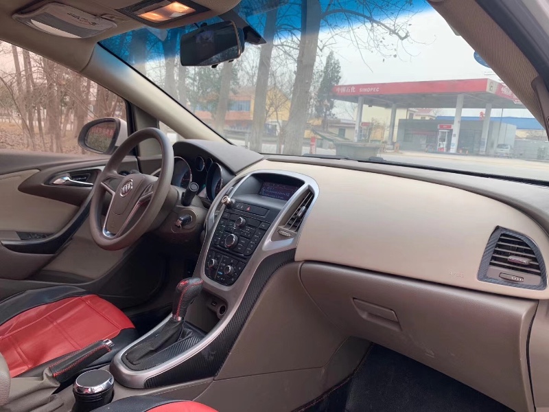 北京14年别克英朗9