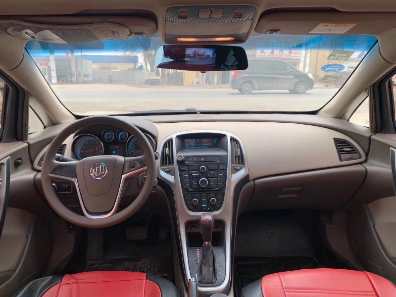 北京14年别克英朗8