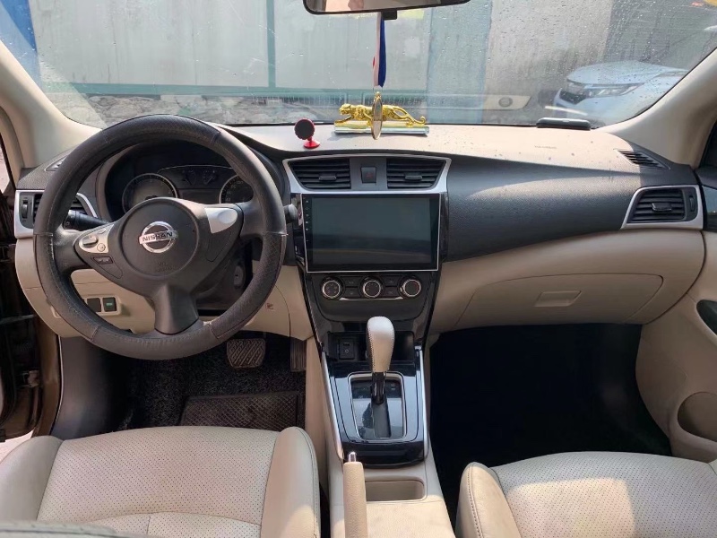 广州16年日产轩逸5