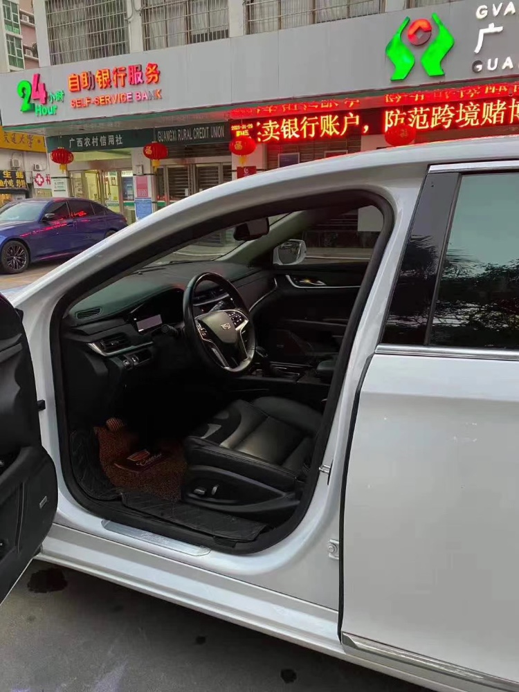 北海18年凱迪拉克XTS4