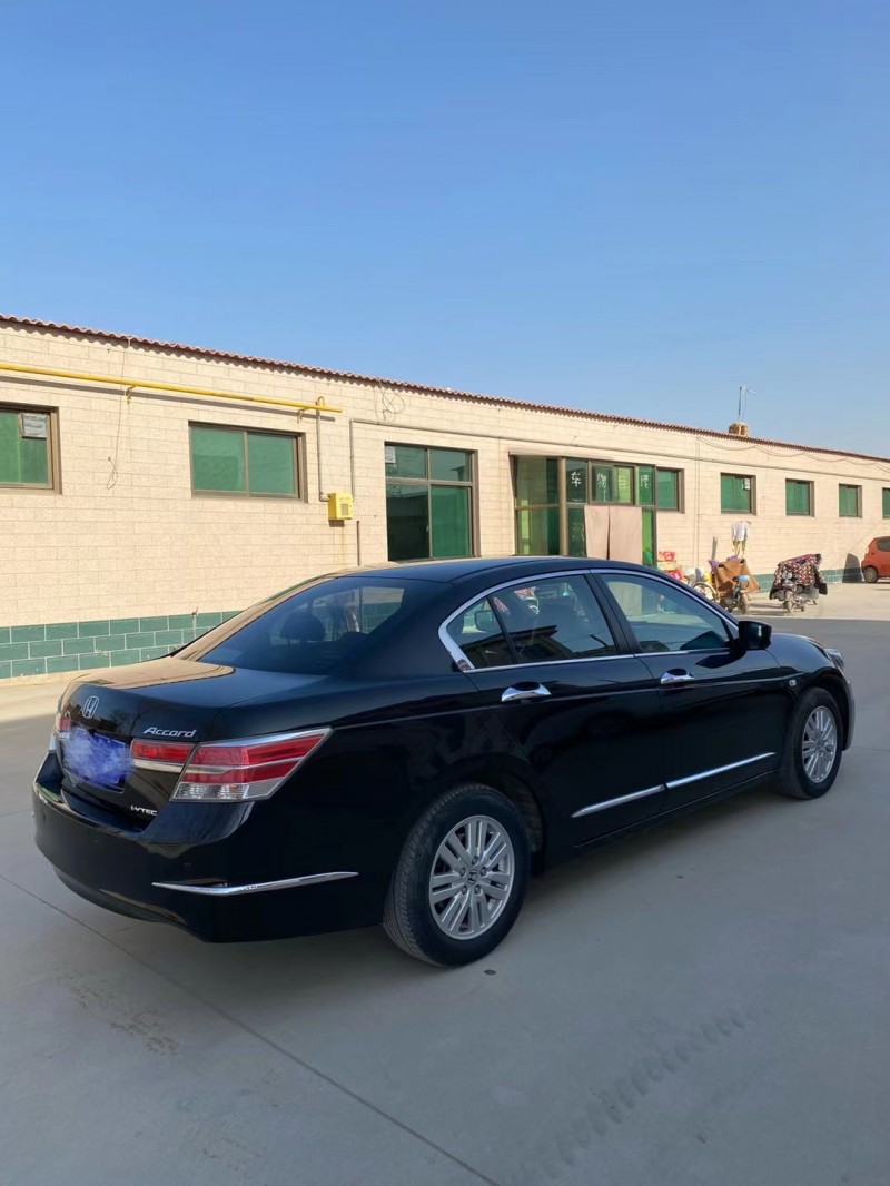 保定12年本田雅阁2