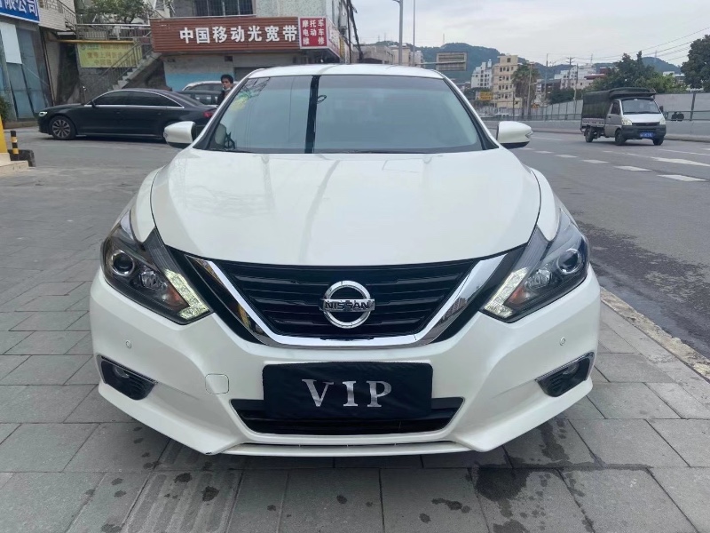 广州16年日产天籁1