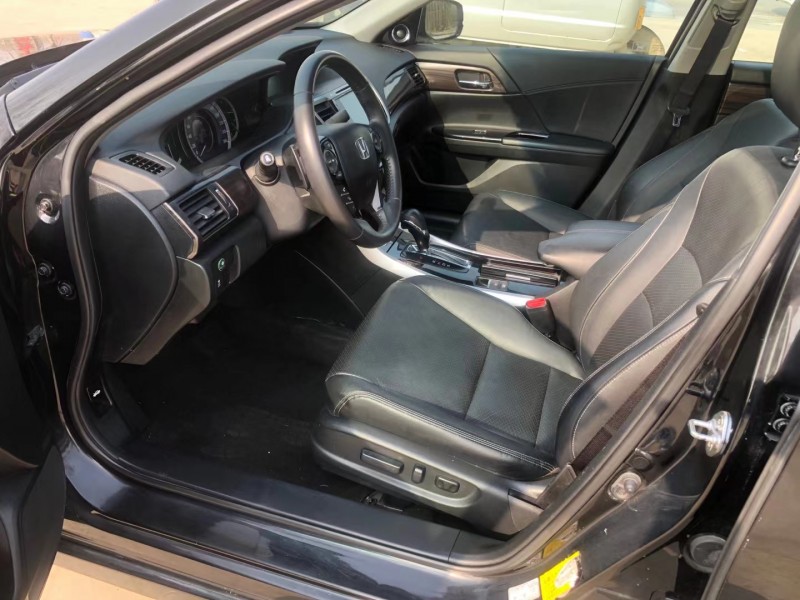 徐州17年本田雅阁7