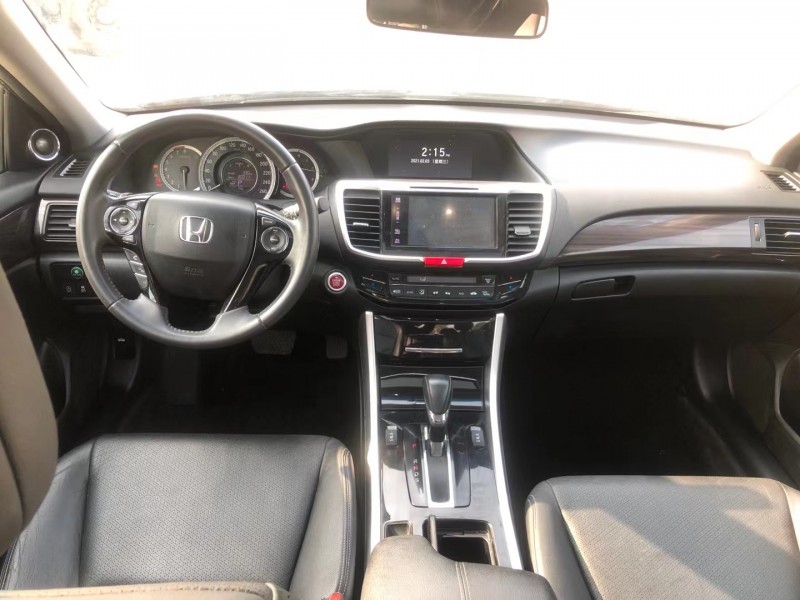 徐州17年本田雅阁6