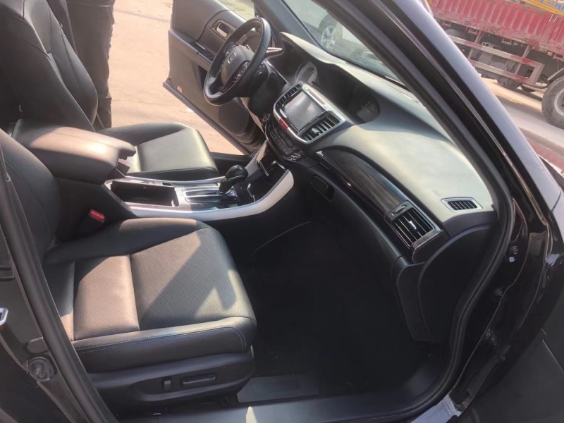 徐州17年本田雅阁8