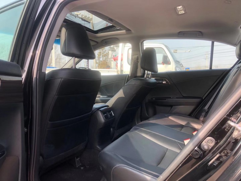 徐州17年本田雅阁9