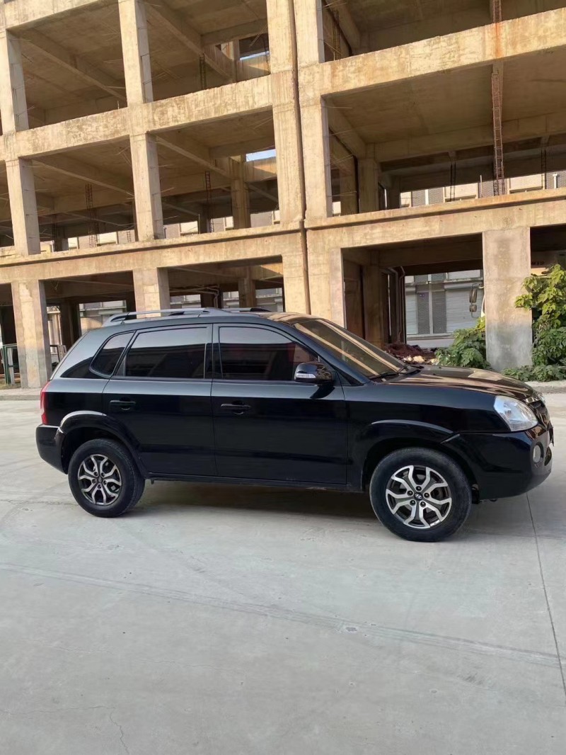 北京13年现代途胜8