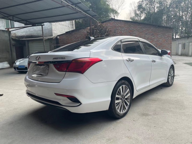 成都17年现代名图7