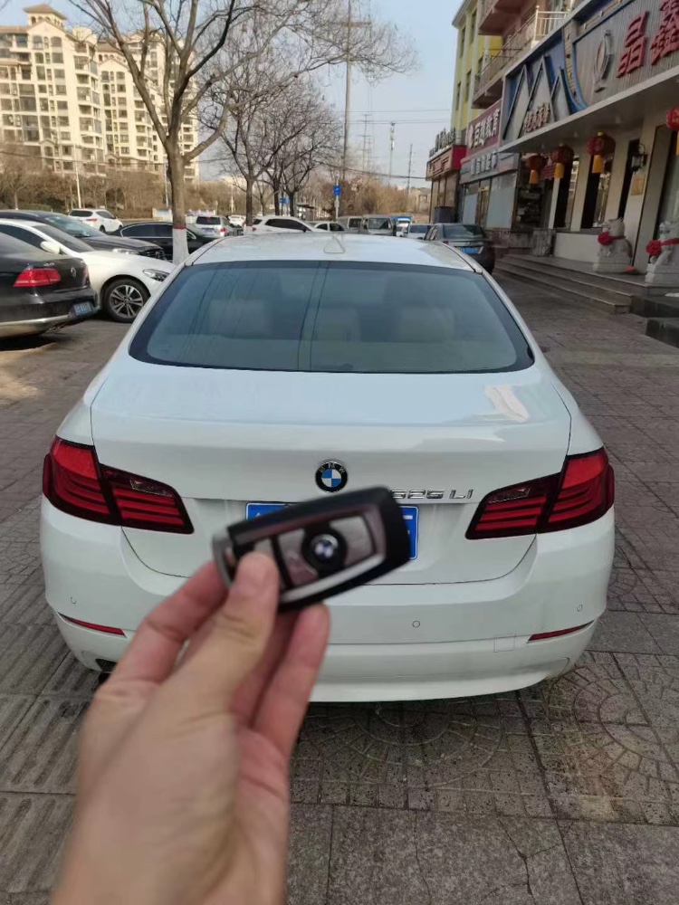 青岛13年宝马5系4