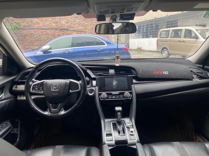 成都19年本田思域5