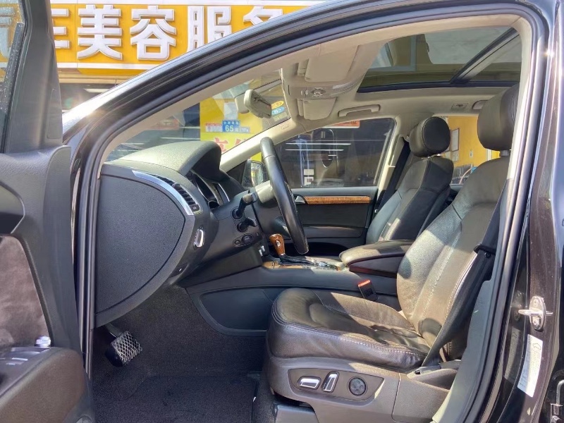 广州12年奥迪Q77