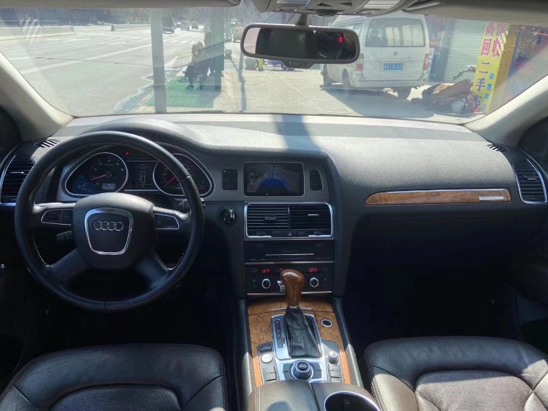 广州12年奥迪Q78