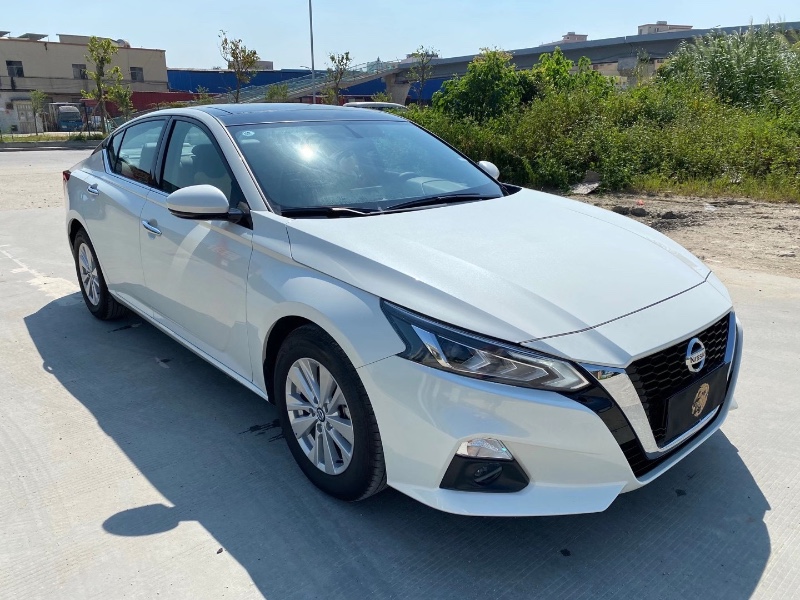 广州20年日产天籁2