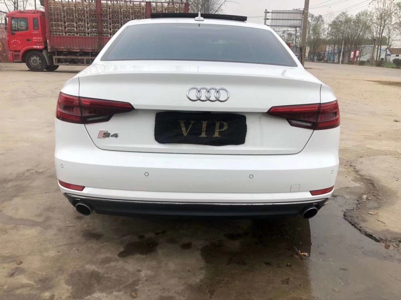 徐州17年奥迪A4L3