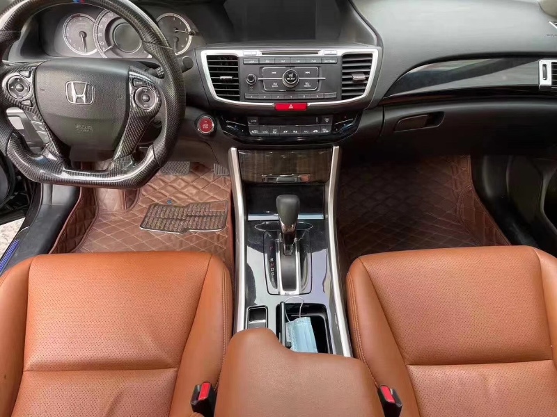 济南17年本田雅阁5