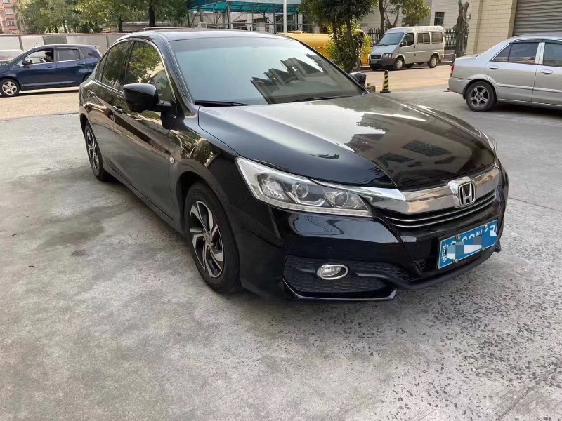 济南17年本田雅阁3