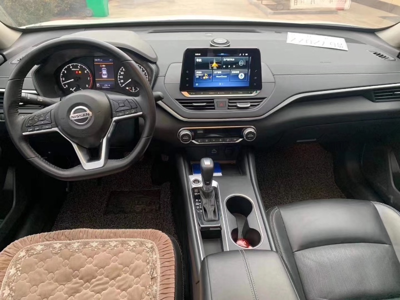 济南20年日产天籁5