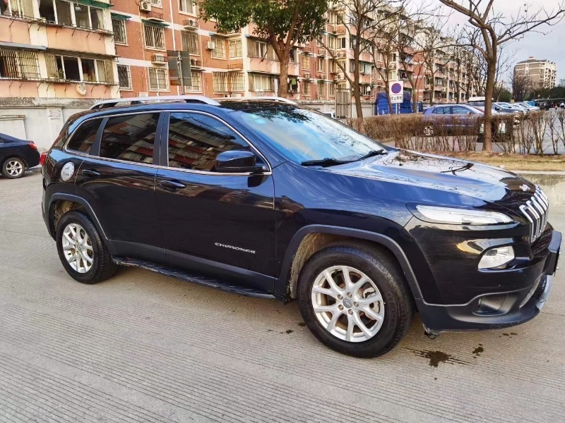 長沙17年Jeep自由光6