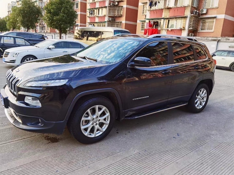 長沙17年Jeep自由光7