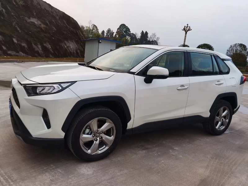 重慶20年豐田RAV42