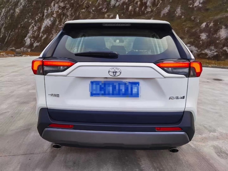 重慶20年豐田RAV48