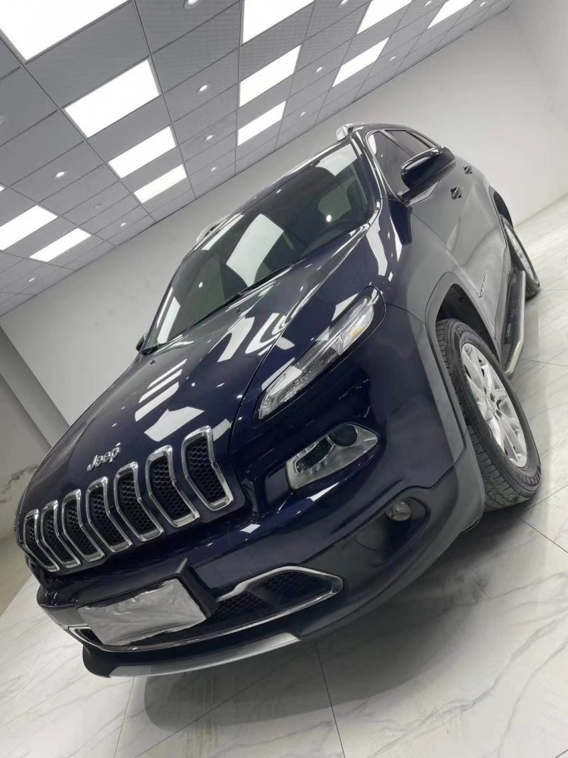 成都17年Jeep自由俠2