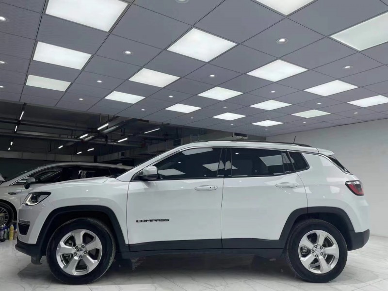 成都20年Jeep指南者3