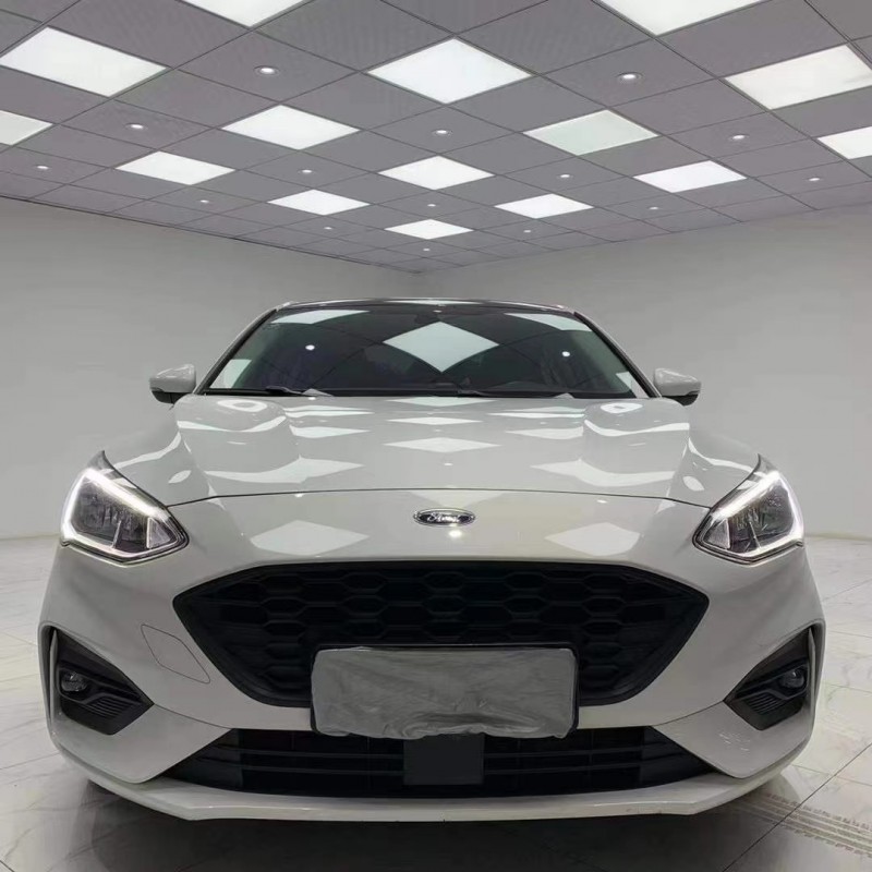 成都20年福特福克斯1