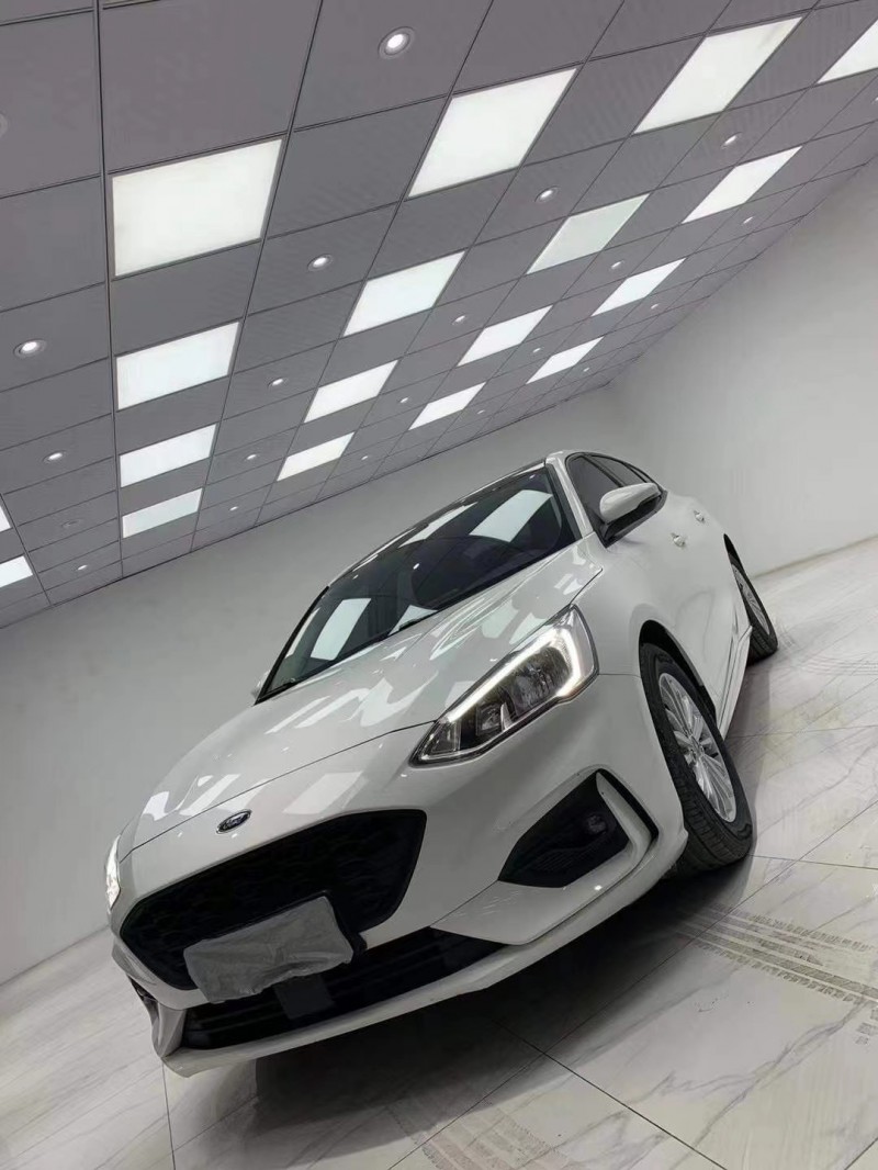 成都20年福特福克斯2