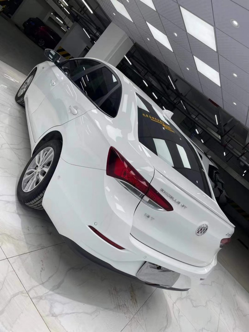 成都19年别克英朗5