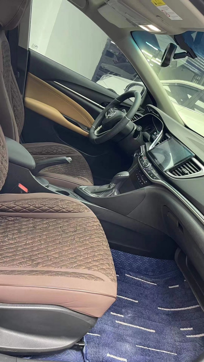 成都19年别克英朗7