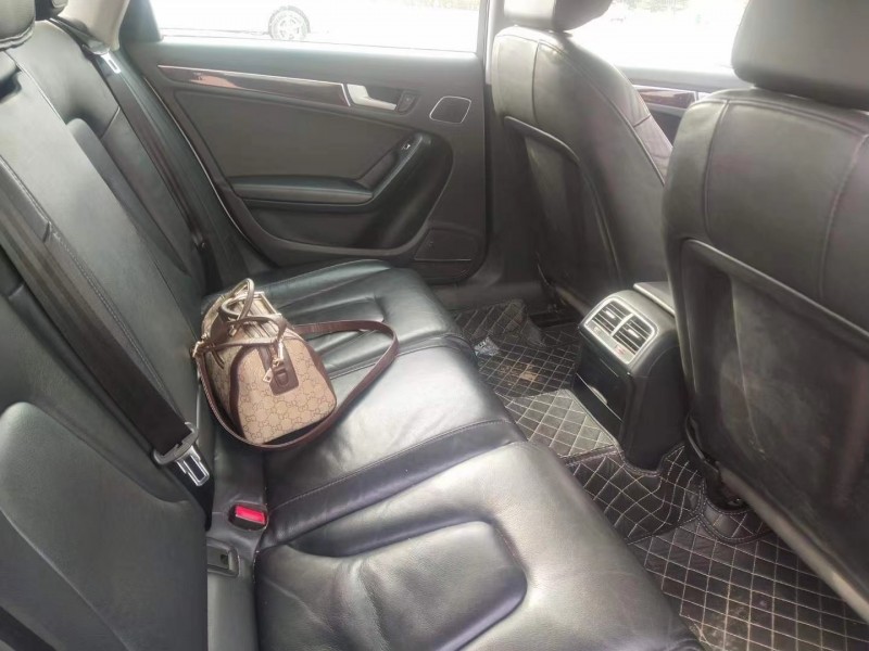 青岛16年奥迪A4L8