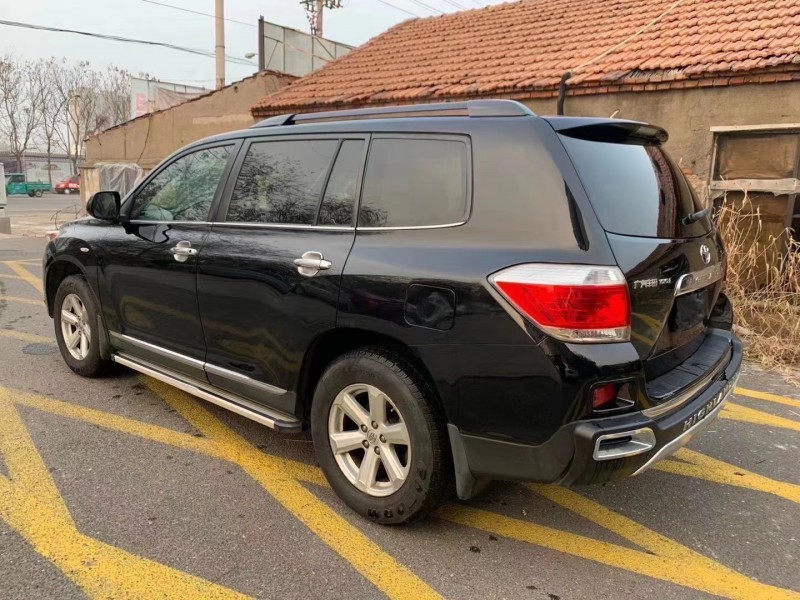 青岛13年丰田汉兰达6