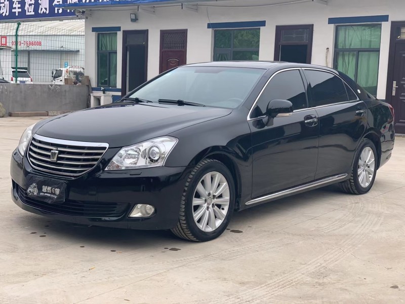 郑州11年丰田皇冠2